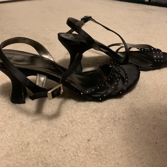 Dressy strappy heels - Picture 3 of 3